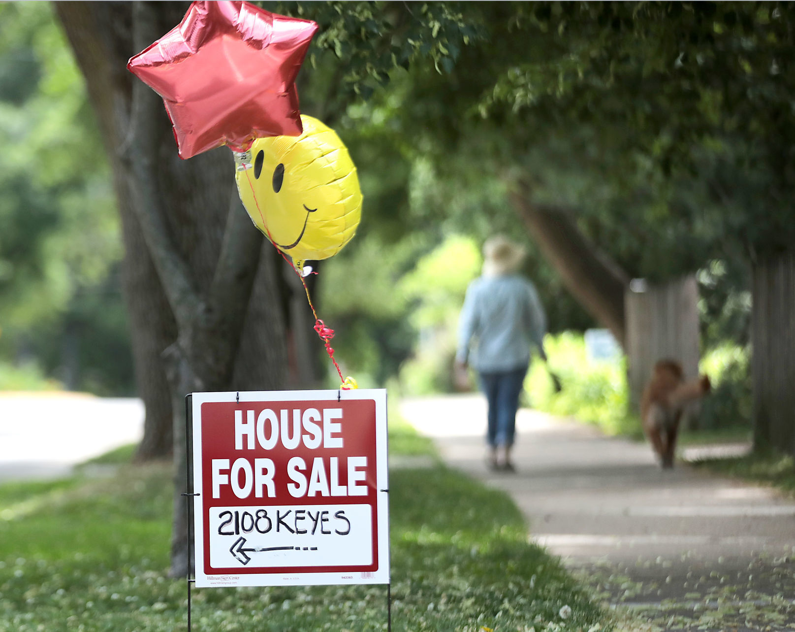 In 'frenzy' of housing market, buyers take risks or risk losing out